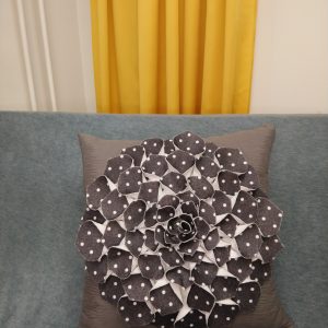 3-D Jättikukka tyynynpäällinen harmaa + tyyny