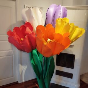 Nättijätti Tulppaanit ( eri värejä )